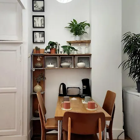 Zen Rustic & Private Backyard Center Appartement