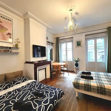 Zen Rustic & Private Backyard Center アパート トゥールーズ