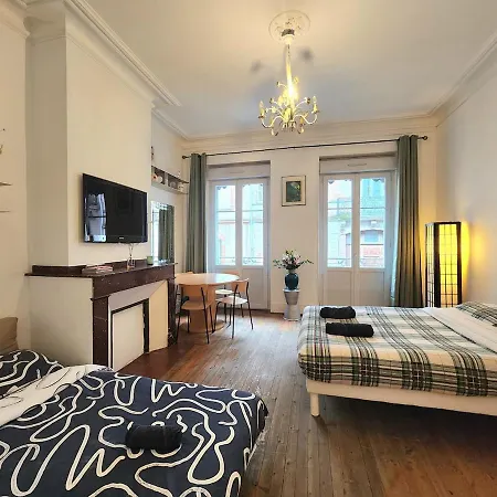 アパート Zen Rustic & Private Backyard Center トゥールーズ