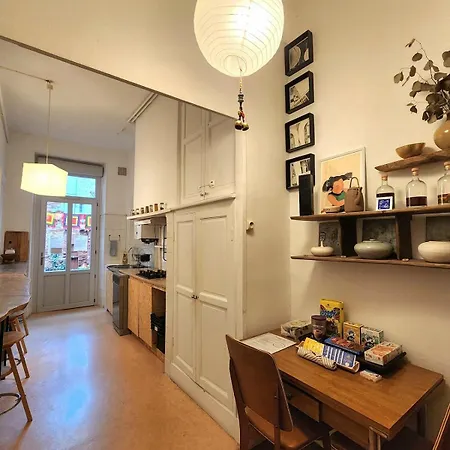 Zen Rustic & Private Backyard Center アパート *