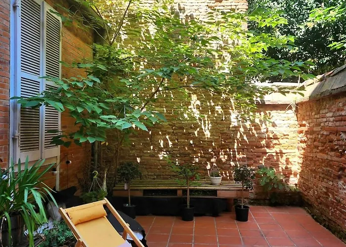 Appartamento Zen Rustic & Private Backyard Center *
