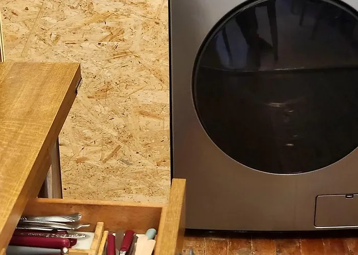 Zen Rustic & Private Backyard Center *