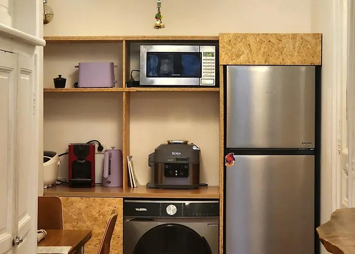 Zen Rustic & Private Backyard Center *