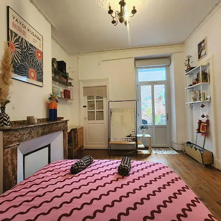 Zen Rustic & Private Backyard Center *